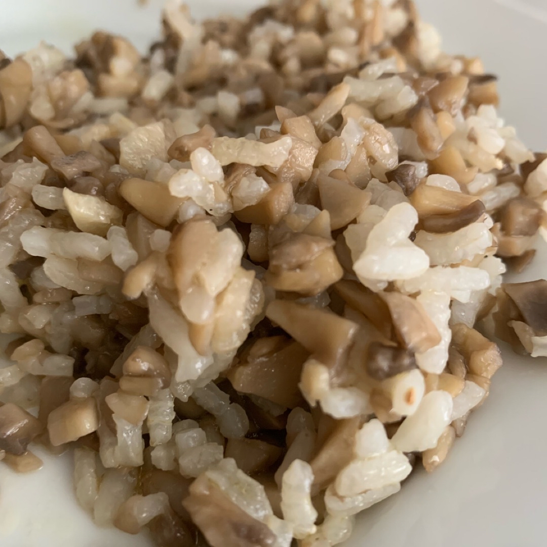 Arroz con champiñones🍚🍄 Paso 3 Arroz con champiñones🍚🍄 Paso 3