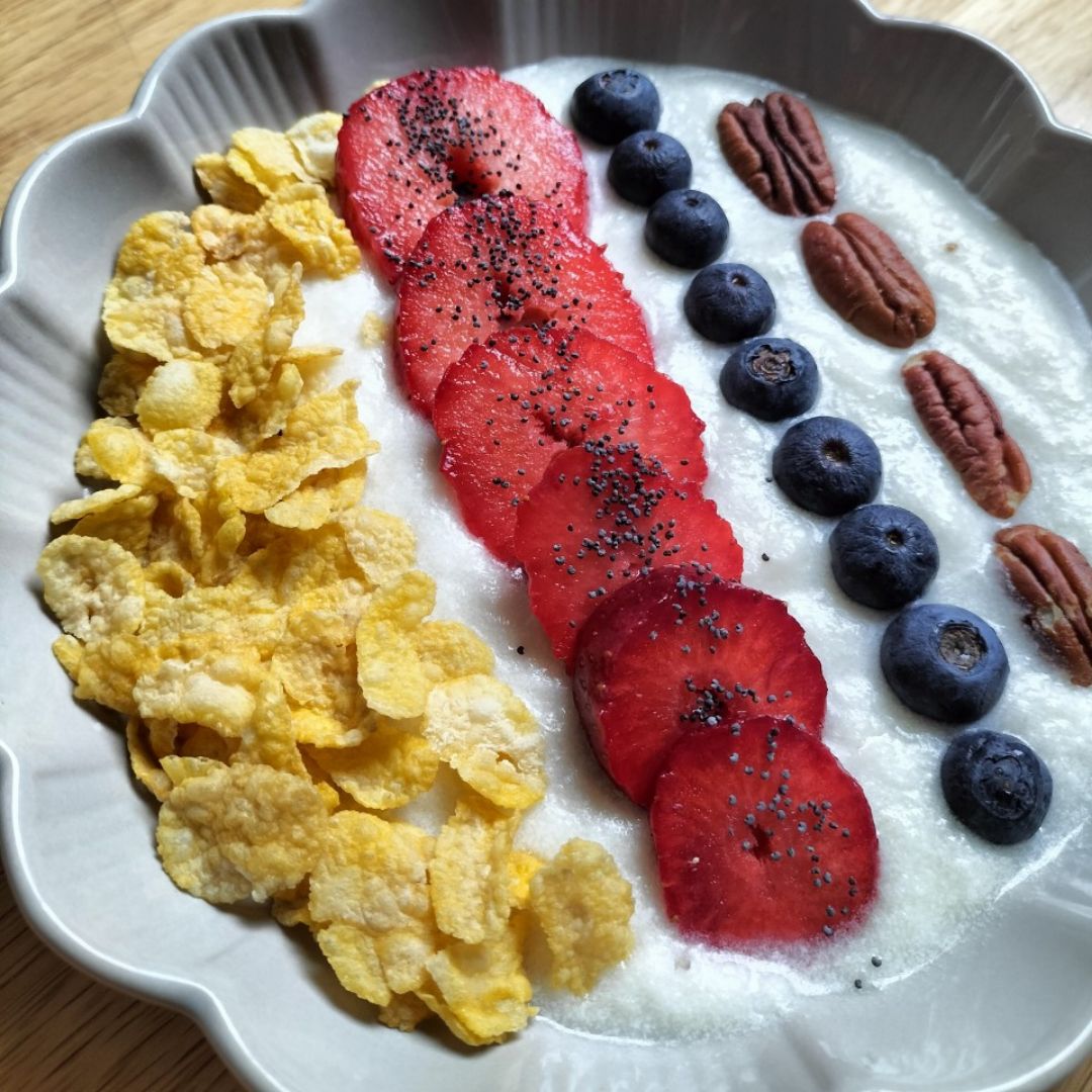 Smoothie bowl vegano de 🍍y leche de 🥥