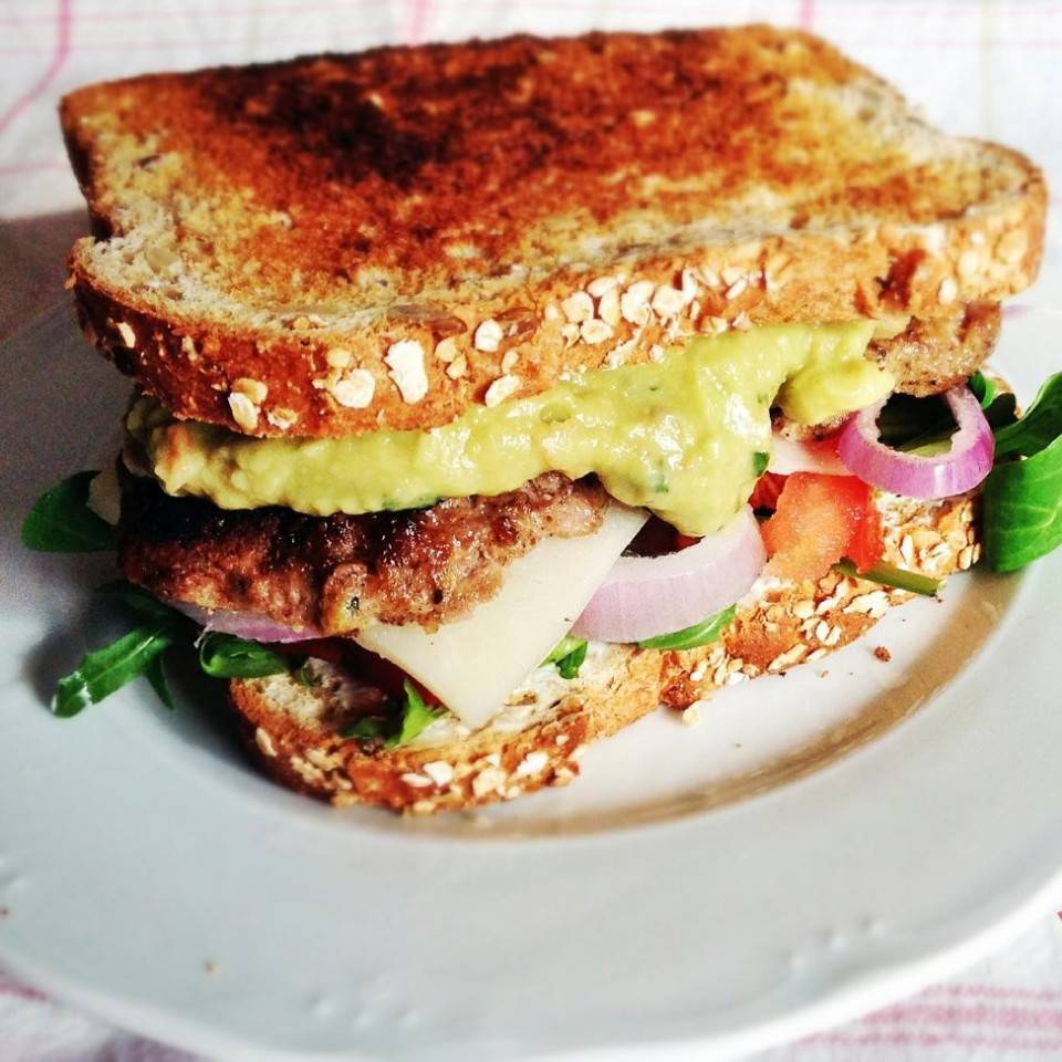 Hamburguesa con pan integral 