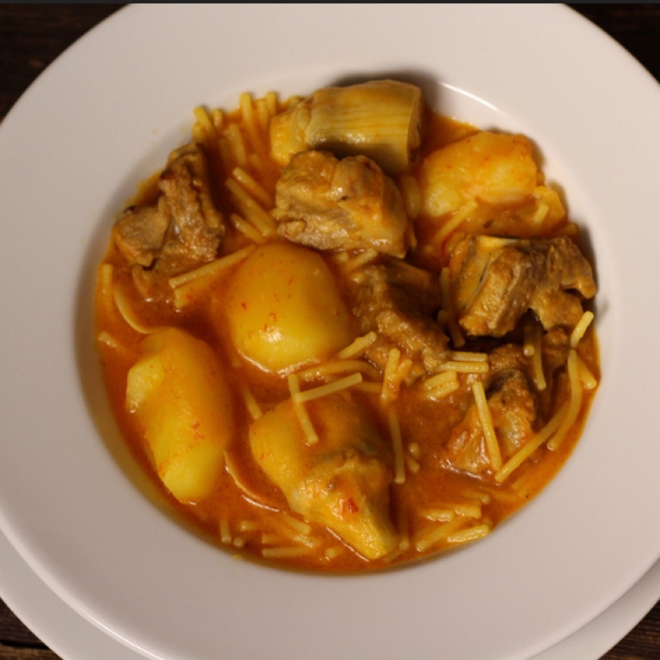 Guiso de costillejas con aletría 