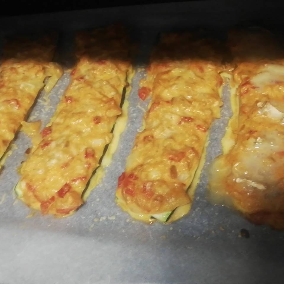 Calabacin relleno de atún gratinado Calabacin relleno de atún gratinado