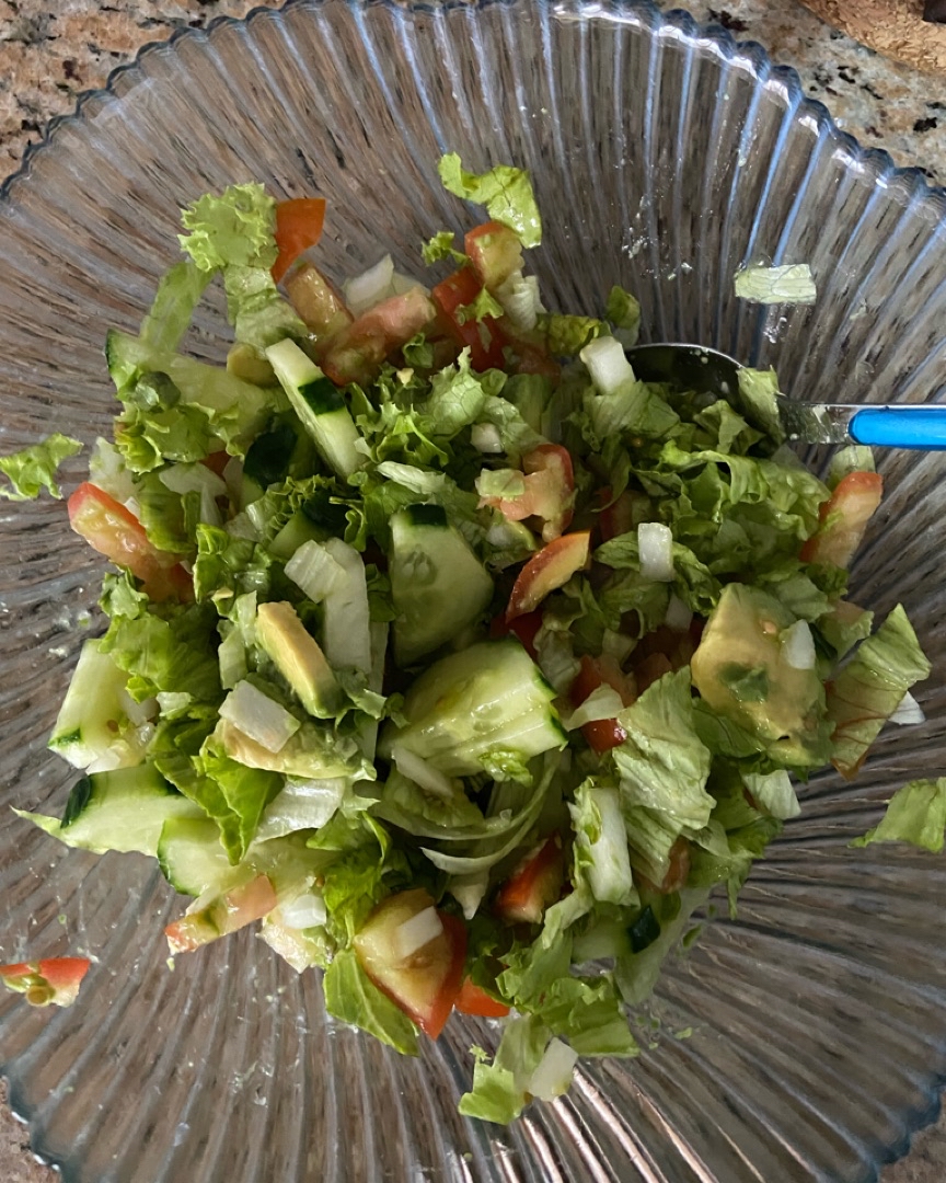 Ensalada básica para acompañar Ensalada básica para acompañar