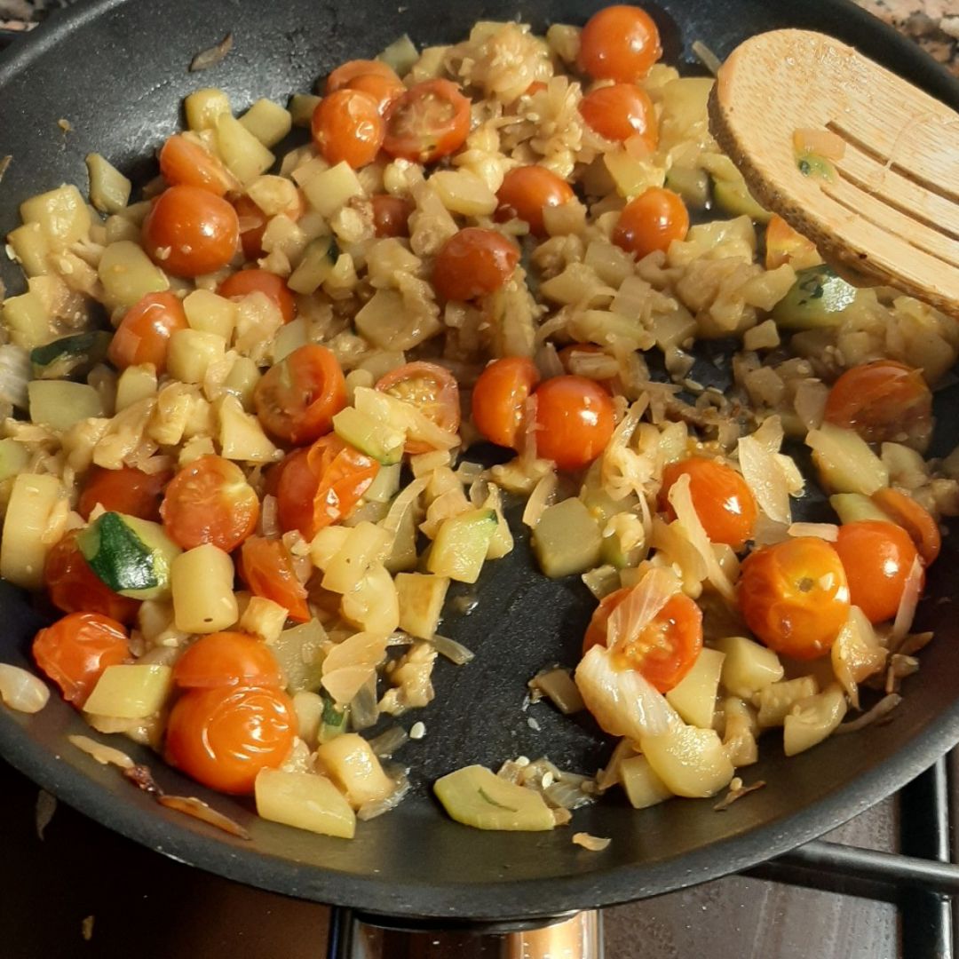 Espaguetis de calabackn con salsa pesto Paso 1