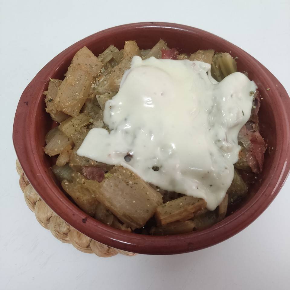 Salteado de cardos con huevo Salteado de cardos con huevo