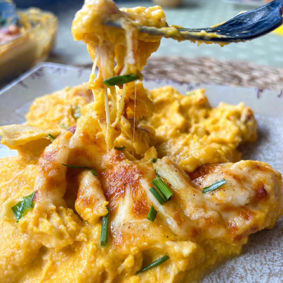 Gratinado de pasta al huevo, salsa de calabaza y dos quesos Gratinado de pasta al huevo, salsa de calabaza y dos quesos