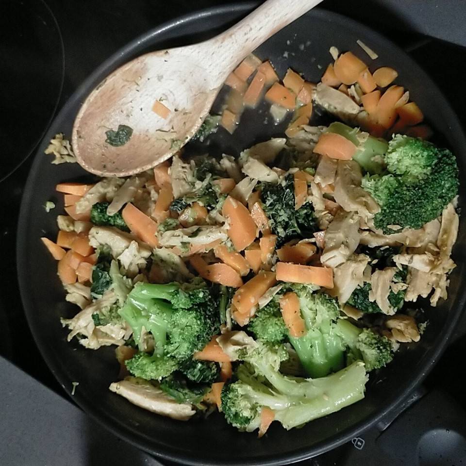 Salteado de verduras y carne vegetal 
