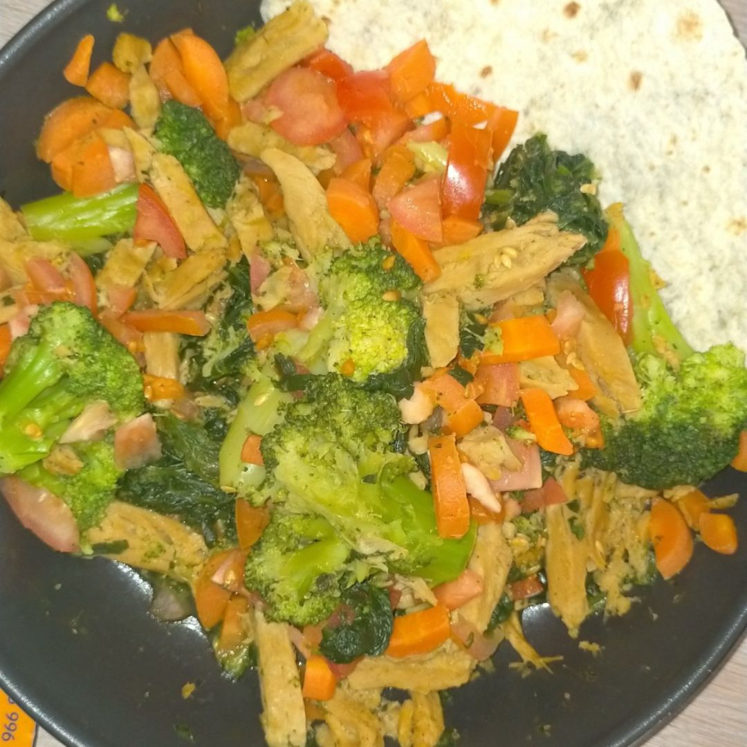 Salteado de verduras y carne vegetal Paso 4 Salteado de verduras y carne vegetal Paso 4