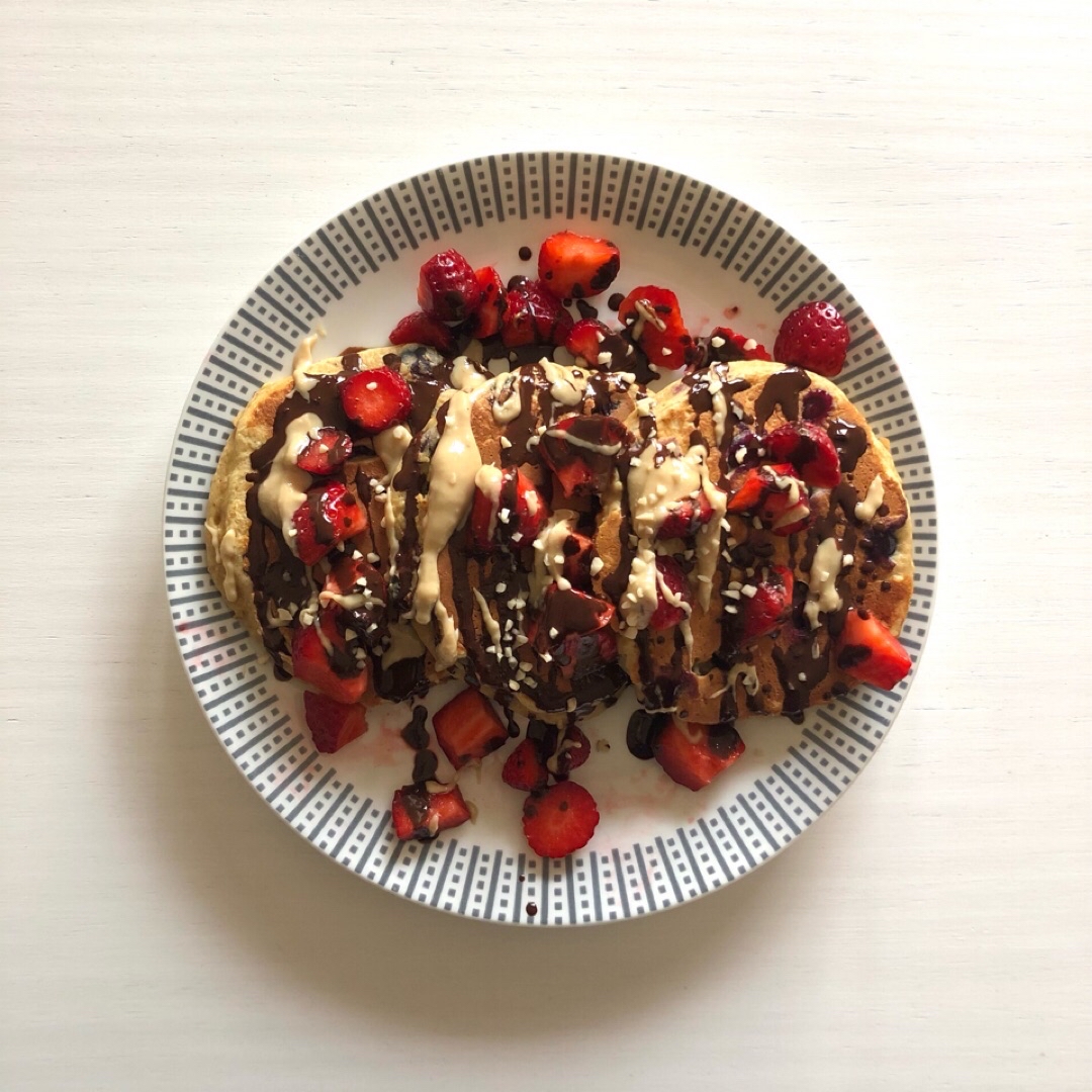 Tortitas de avena, plátano y arándanos 🥞🍌🫐