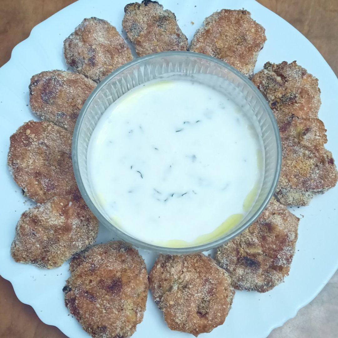 Nuggets de atún y salsa de yogur Nuggets de atún y salsa de yogur