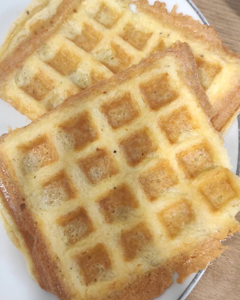 Chaffles de queso emmental Chaffles de queso emmental
