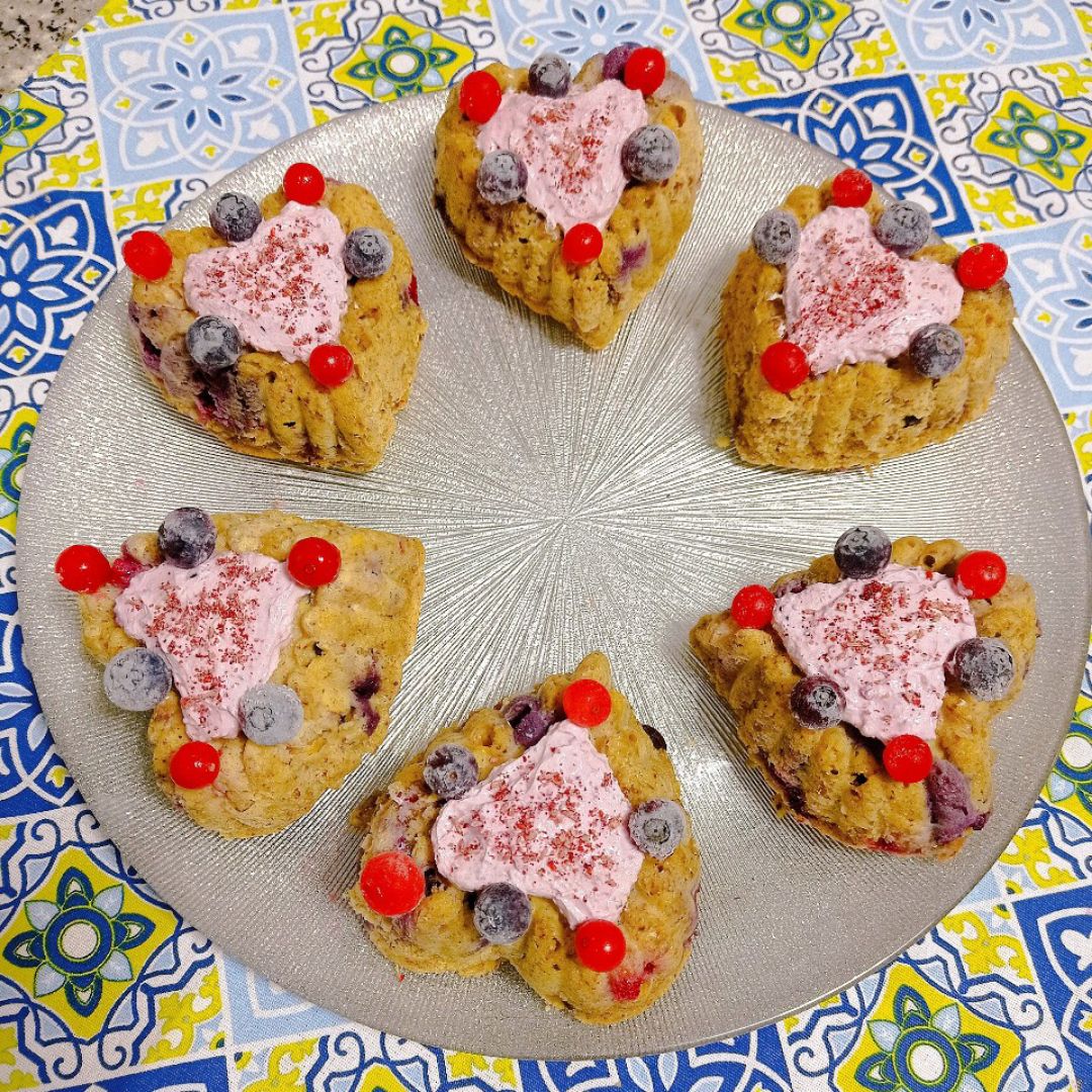 Muffins 🧁 con arándanos 🫐 pera🍐y queso 🧀 Stracciatella Paso 6 Muffins 🧁 con arándanos 🫐 pera🍐y queso 🧀 Stracciatella Paso 6