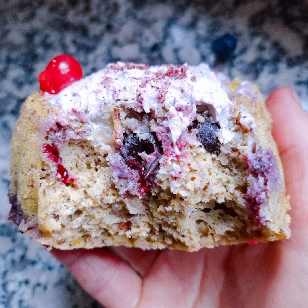 Muffins 🧁 con arándanos 🫐 pera🍐y queso 🧀 Stracciatella Paso 7 Muffins 🧁 con arándanos 🫐 pera🍐y queso 🧀 Stracciatella Paso 7