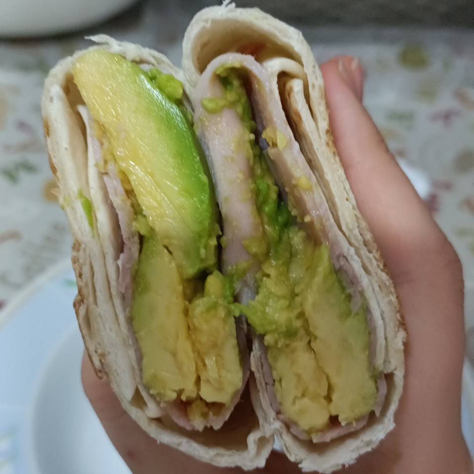 Fajitas con aguacate, tortilla de trigo y pavo Fajitas con aguacate, tortilla de trigo y pavo