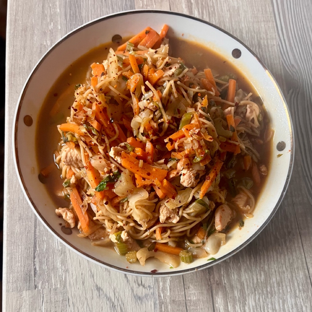 Fideos chinos con verduras y pavo Fideos chinos con verduras y pavo