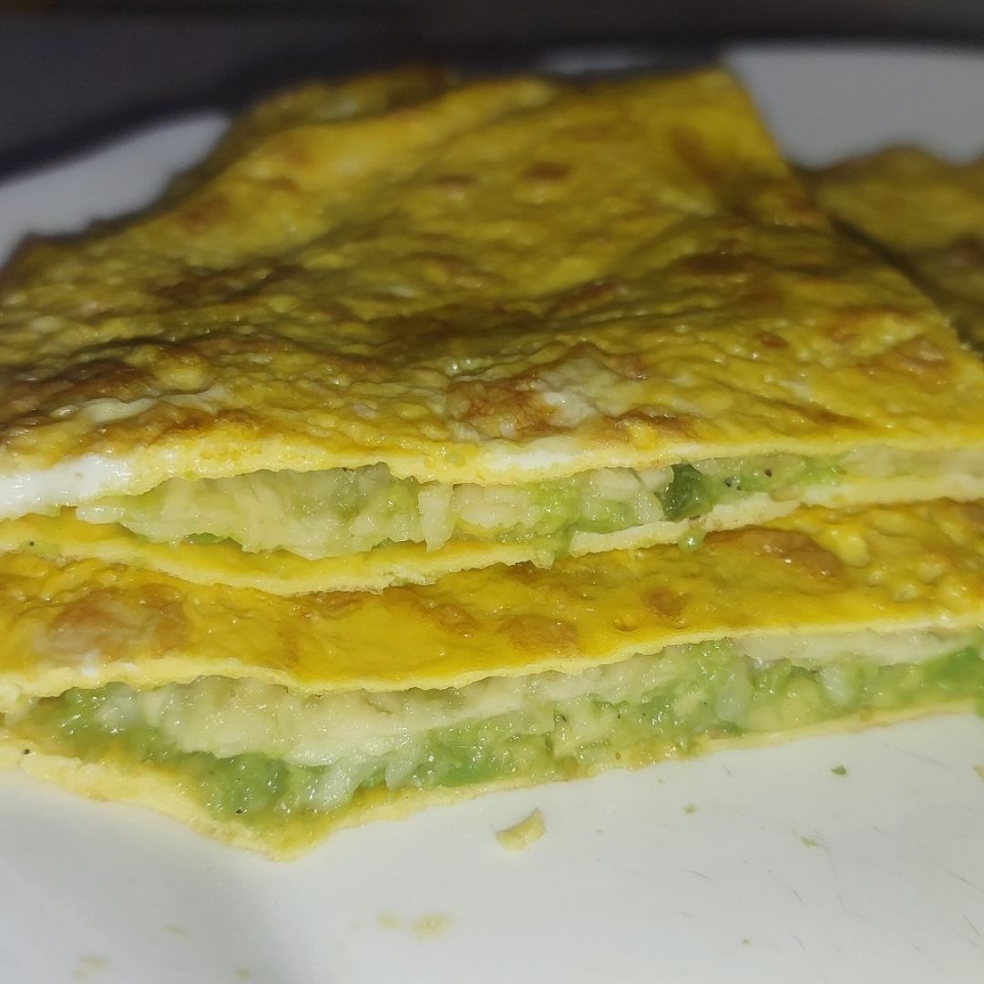 Sandwich de tortilla relleno Sandwich de tortilla relleno