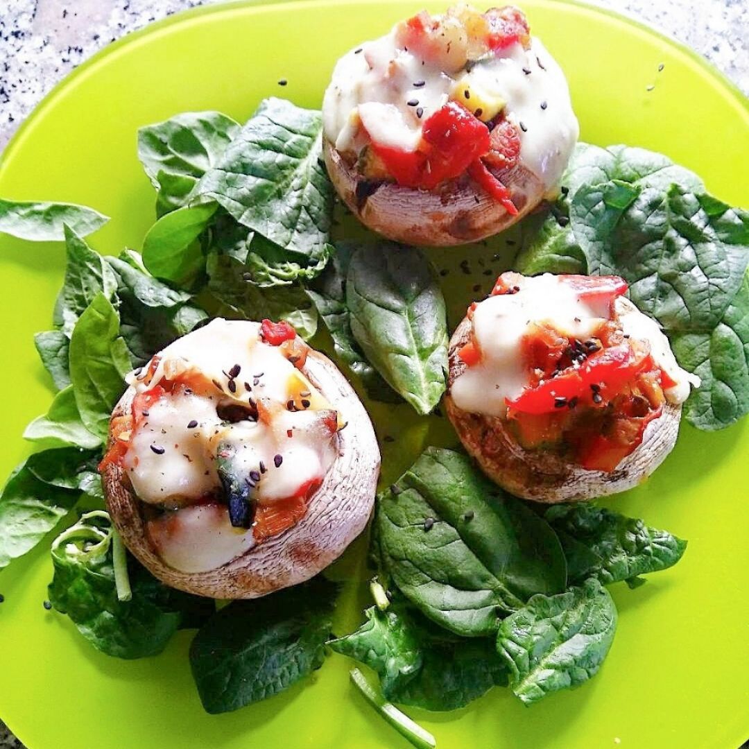 Champiñones rellenos de verduritas y queso 💚🧀