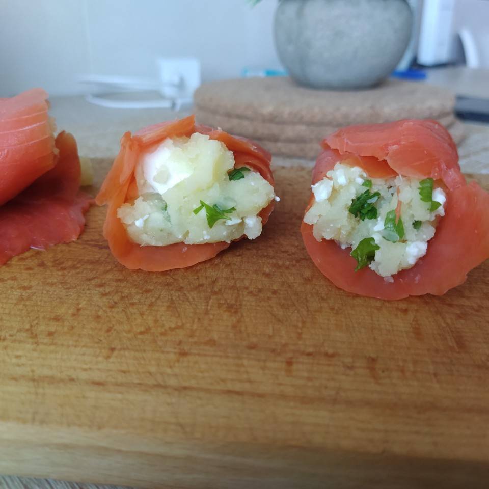 Rollitos de salmón Rollitos de salmón