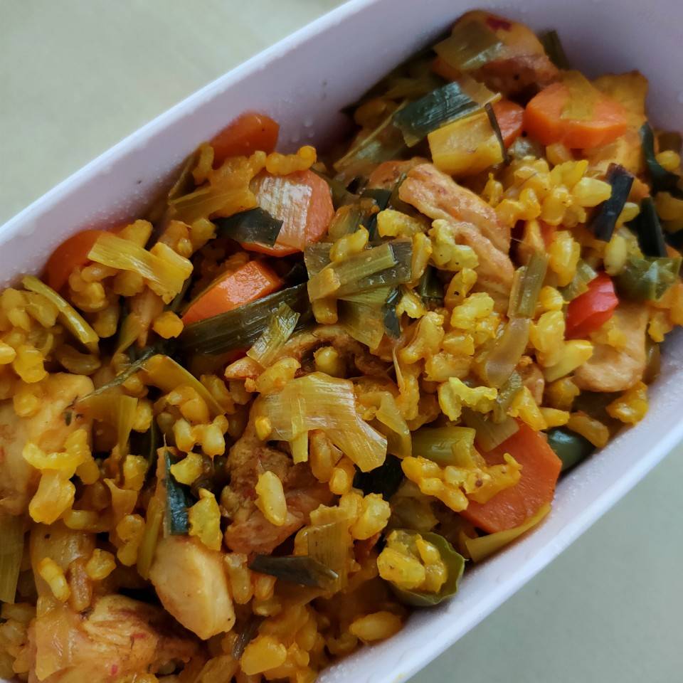 Arroz con verduras y pollo