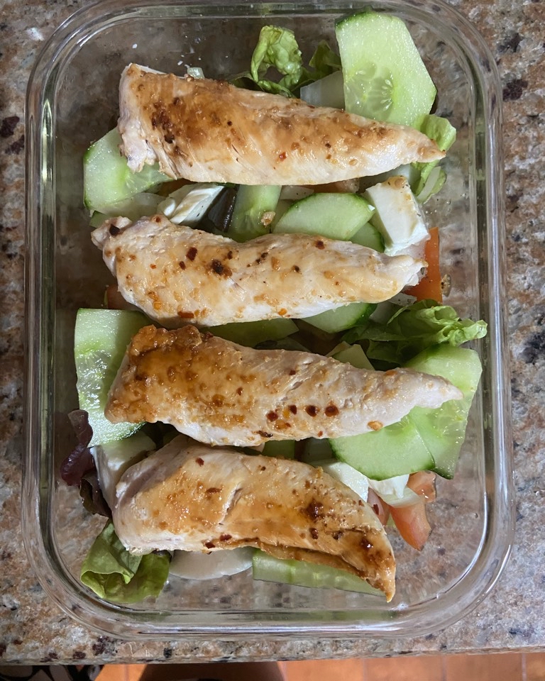 Ensalada con solomillo de pollo a la plancha Ensalada con solomillo de pollo a la plancha