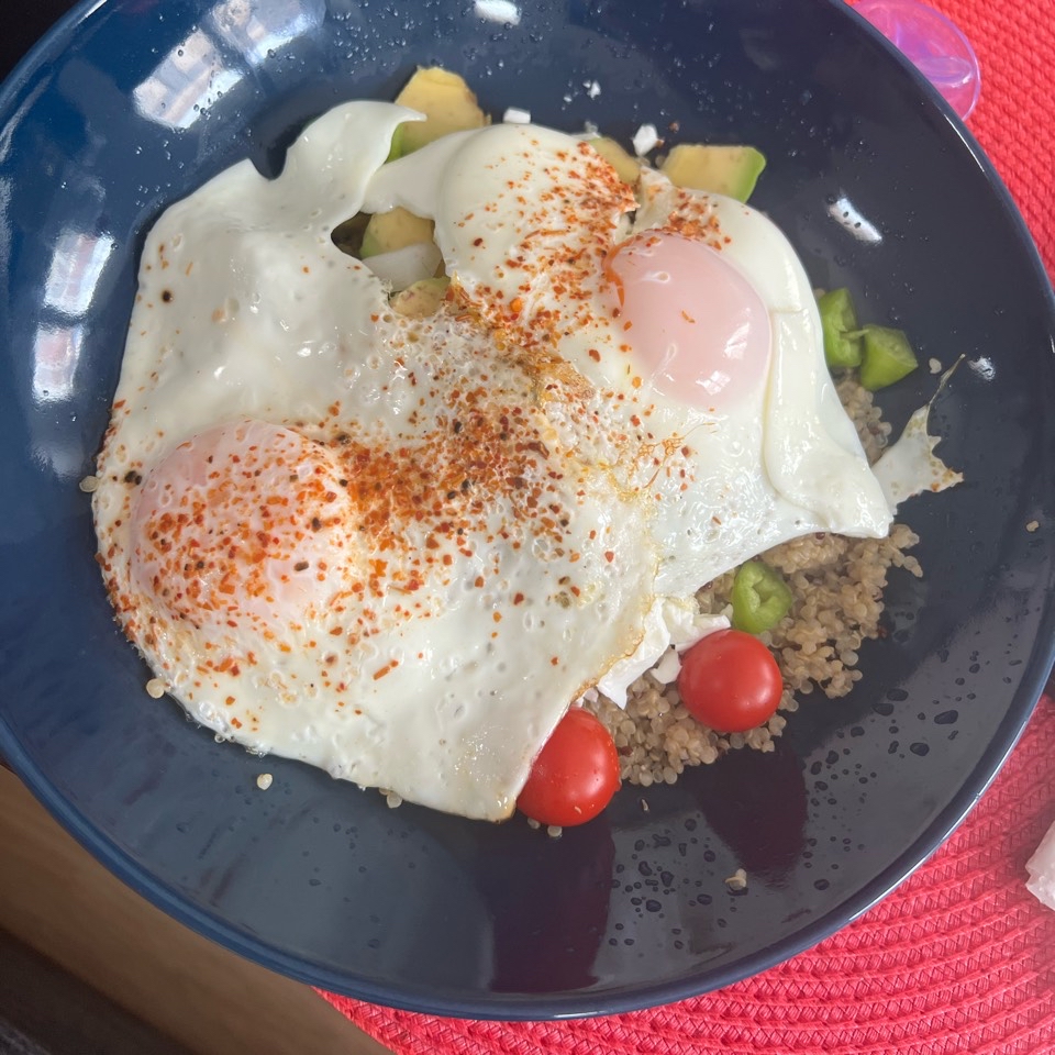 Ensalada de quinoa con huevo👏🏽 Ensalada de quinoa con huevo👏🏽
