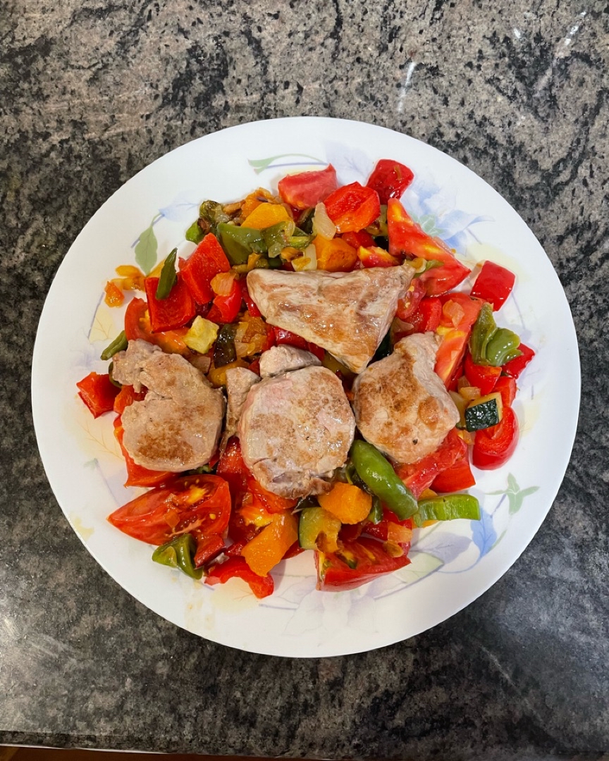 Salteado de verduras con solomillo de cerdo