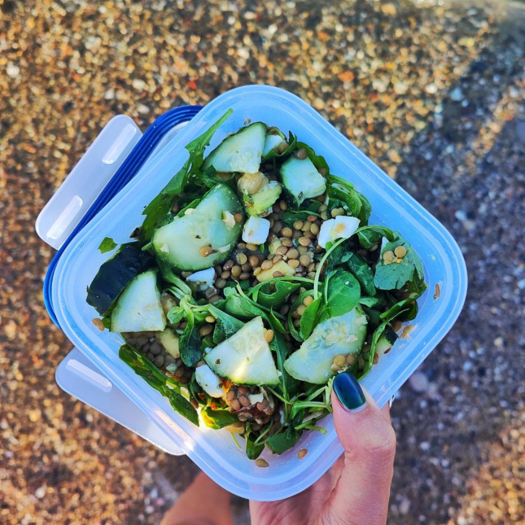 Ensalada fría de lentejas! El Tupperware de playa perfecto 🐠 Ensalada fría de lentejas! El Tupperware de playa perfecto 🐠