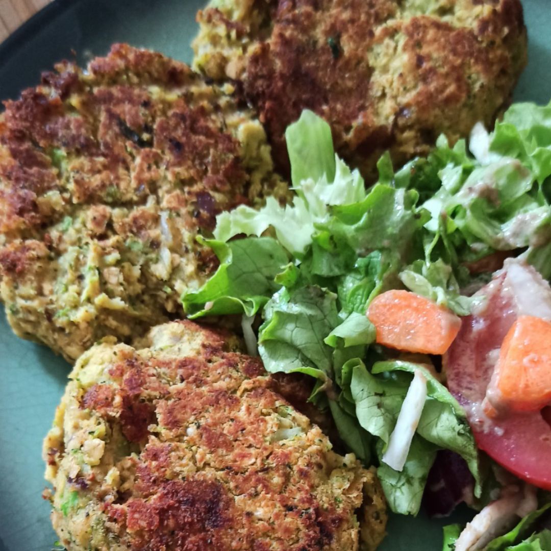 Hamburguesa de alubias y brocoli Hamburguesa de alubias y brocoli