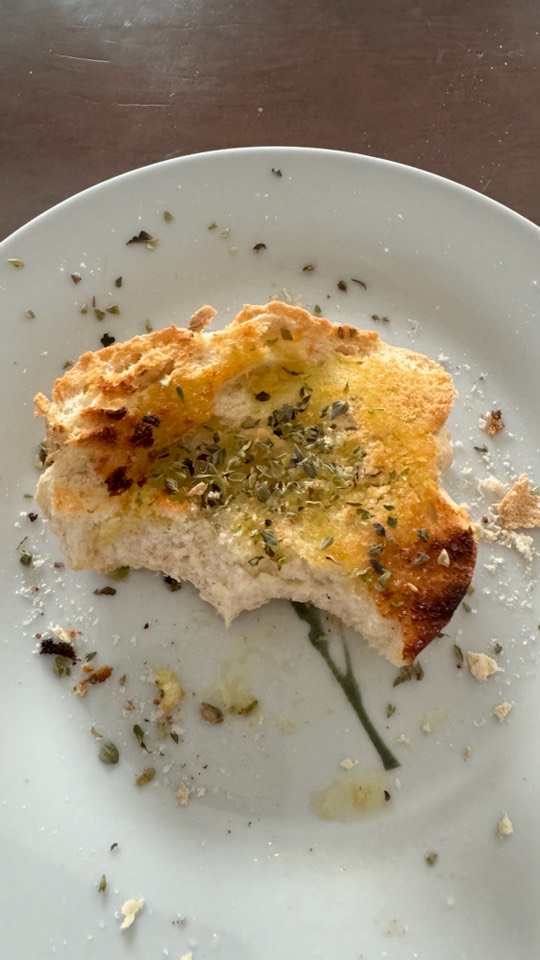 Tostada con aceite y orégano