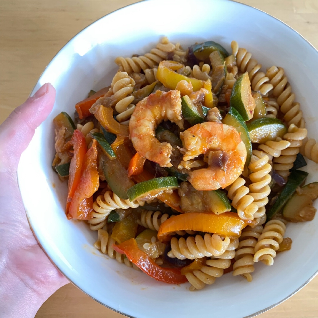 Wok de verduras con langostinos y pasta Paso 4 Wok de verduras con langostinos y pasta Paso 4