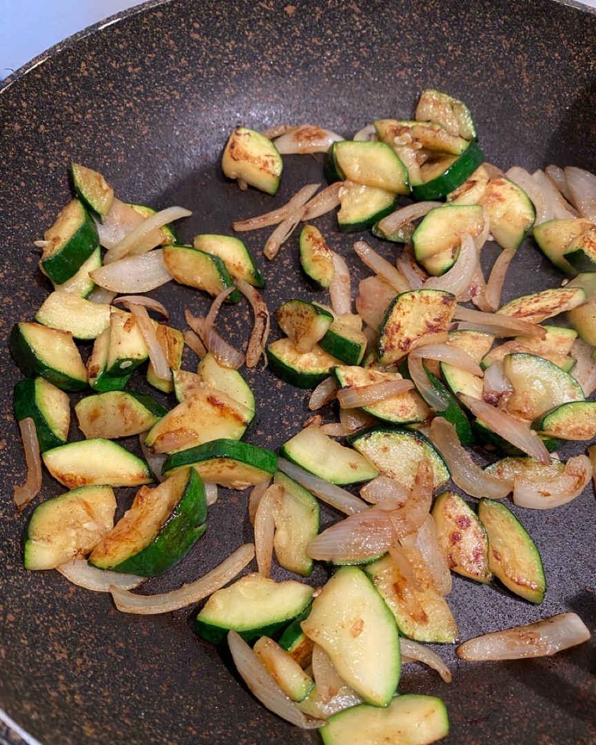 Pasta al Pesto con Calabacín  Paso 1