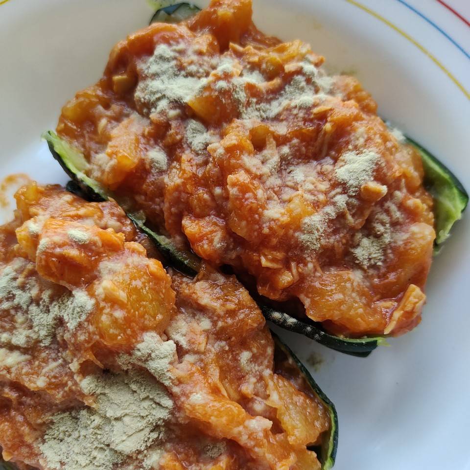 Calabacín relleno de atún Calabacín relleno de atún