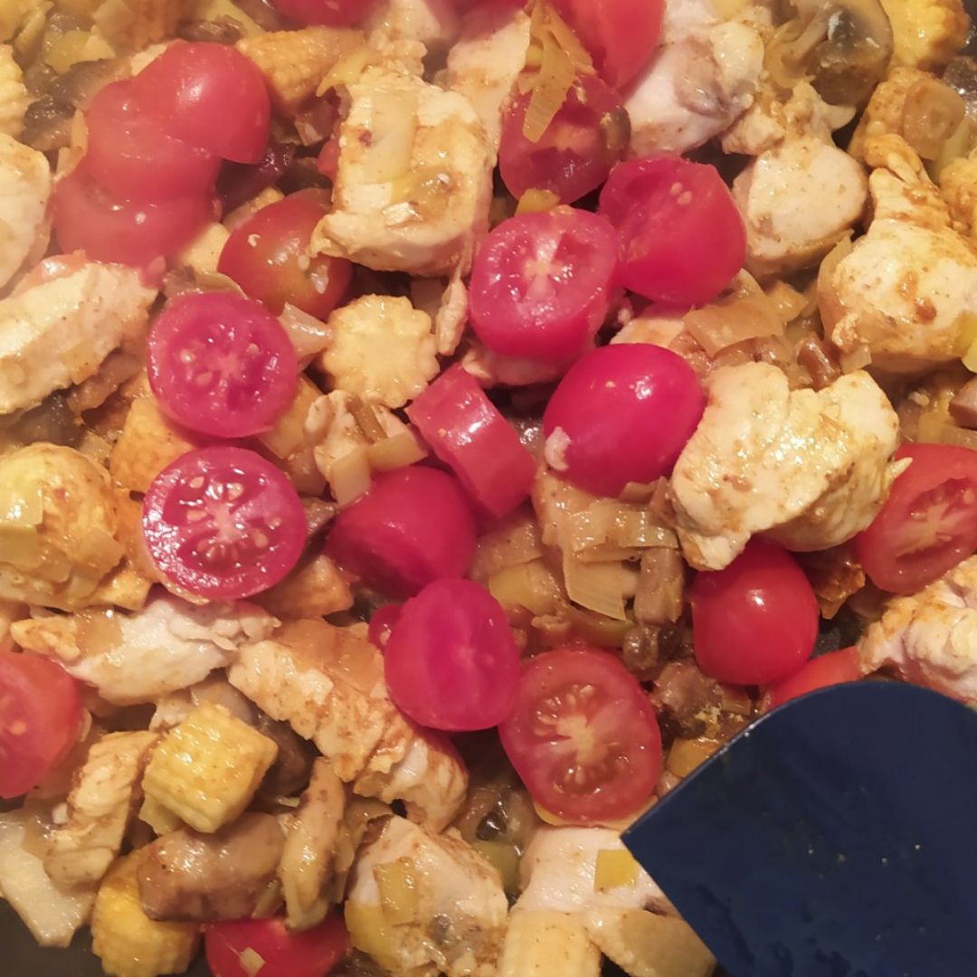 Pollo al curry con mazorquitas de maíz y un toque picante Paso 2 Pollo al curry con mazorquitas de maíz y un toque picante Paso 2