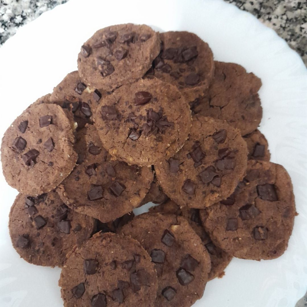 Galletas de cacao con chips de chocolate Galletas de cacao con chips de chocolate