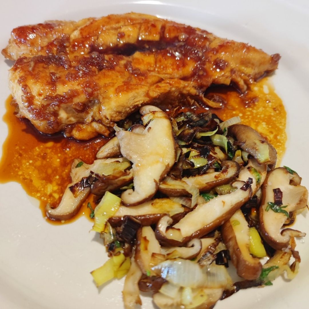 Pechuga de pollo con miel y soja Pechuga de pollo con miel y soja