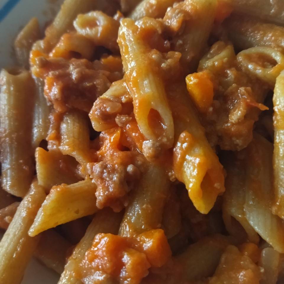 Pasta con salsa de tomate Pasta con salsa de tomate