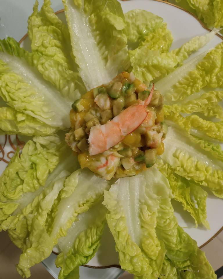 Ensalada de langostinos, aguacate y mango Ensalada de langostinos, aguacate y mango