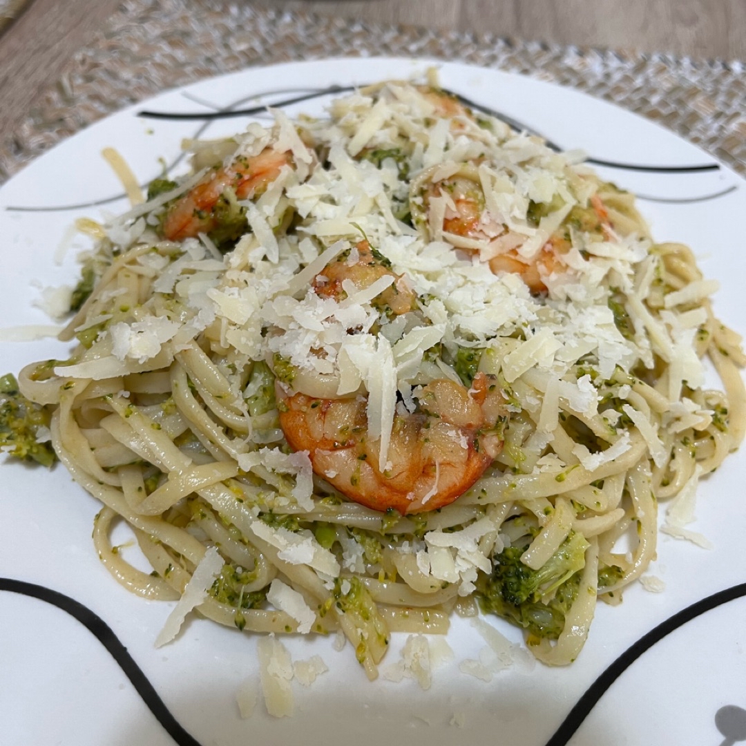 Tallarines con Brócolis y Gambas Tallarines con Brócolis y Gambas