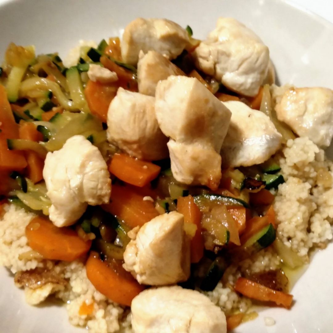 Cuscús con pollo y verduritas