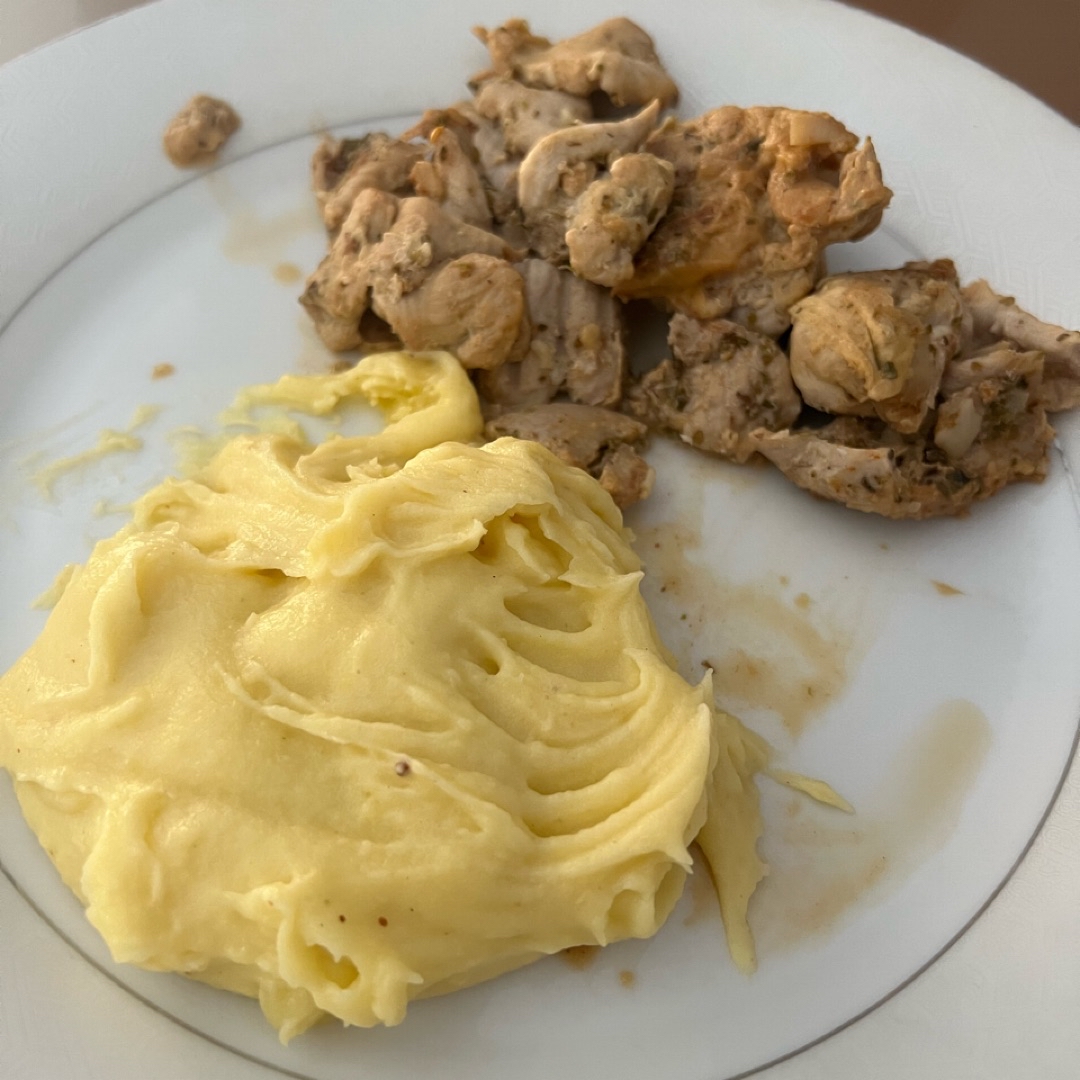 Pollo al Chumichuri más puré de patata