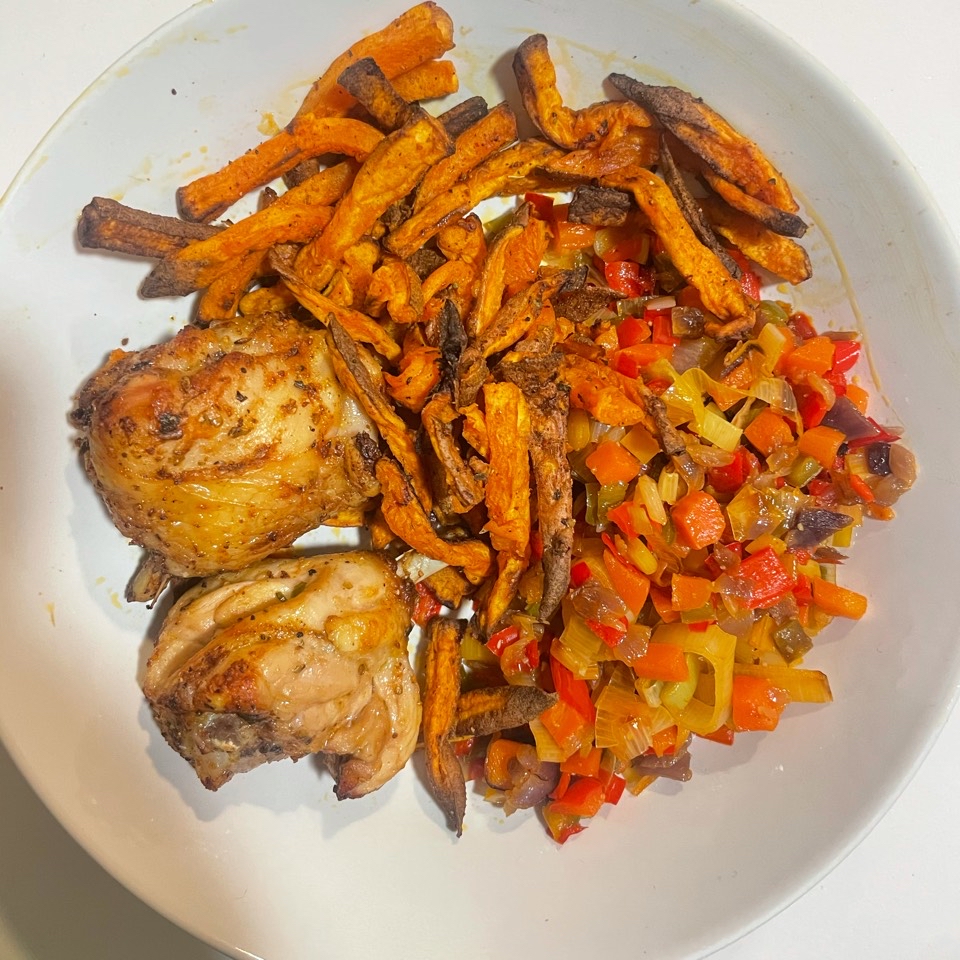 Contramuslos con verduras y Batata