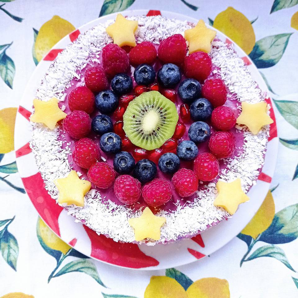 Tarta de yogur de coco 🥥 y frutas 🫐🥝🥭