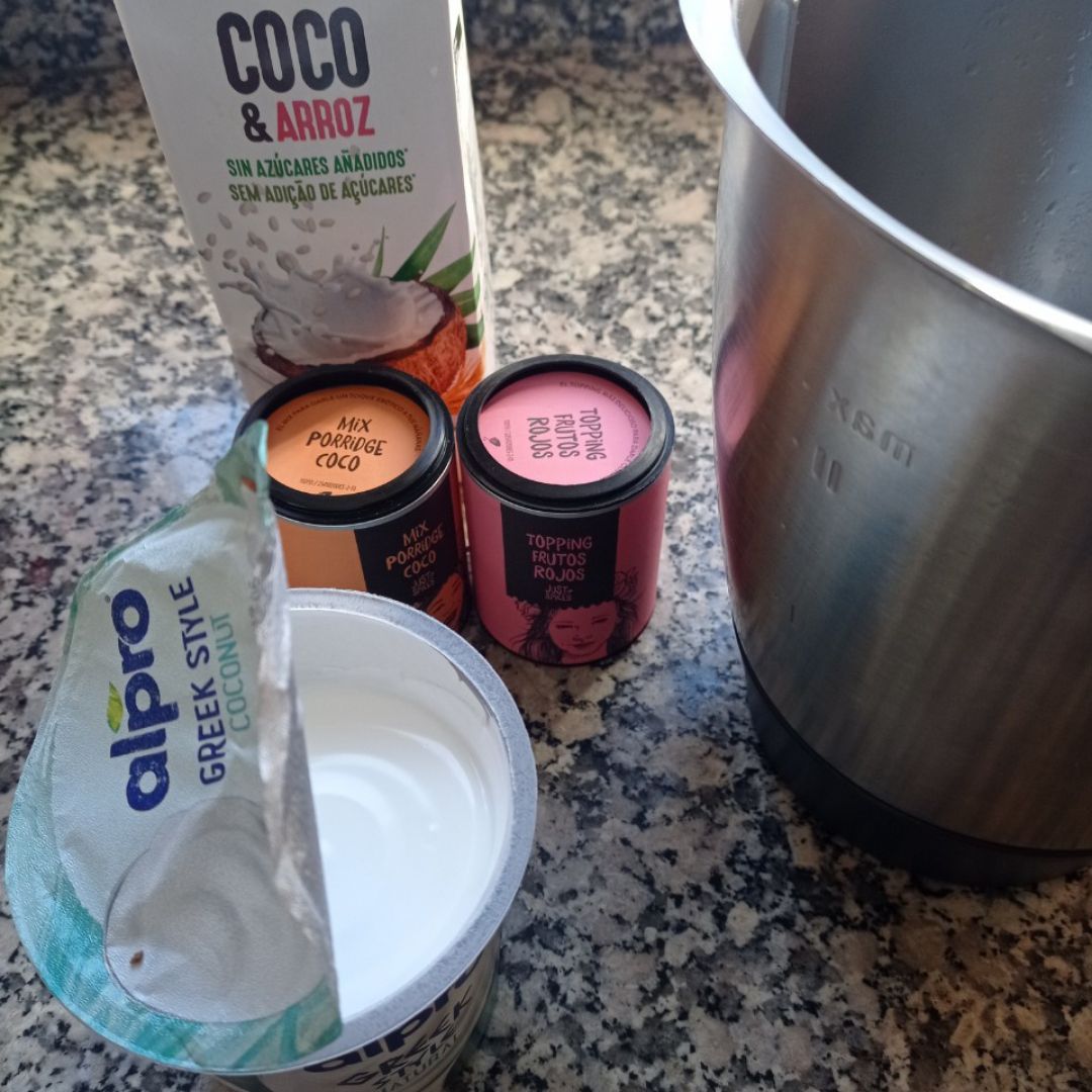 Tarta de yogur de coco 🥥 y frutas 🫐🥝🥭 Paso 2 Tarta de yogur de coco 🥥 y frutas 🫐🥝🥭 Paso 2