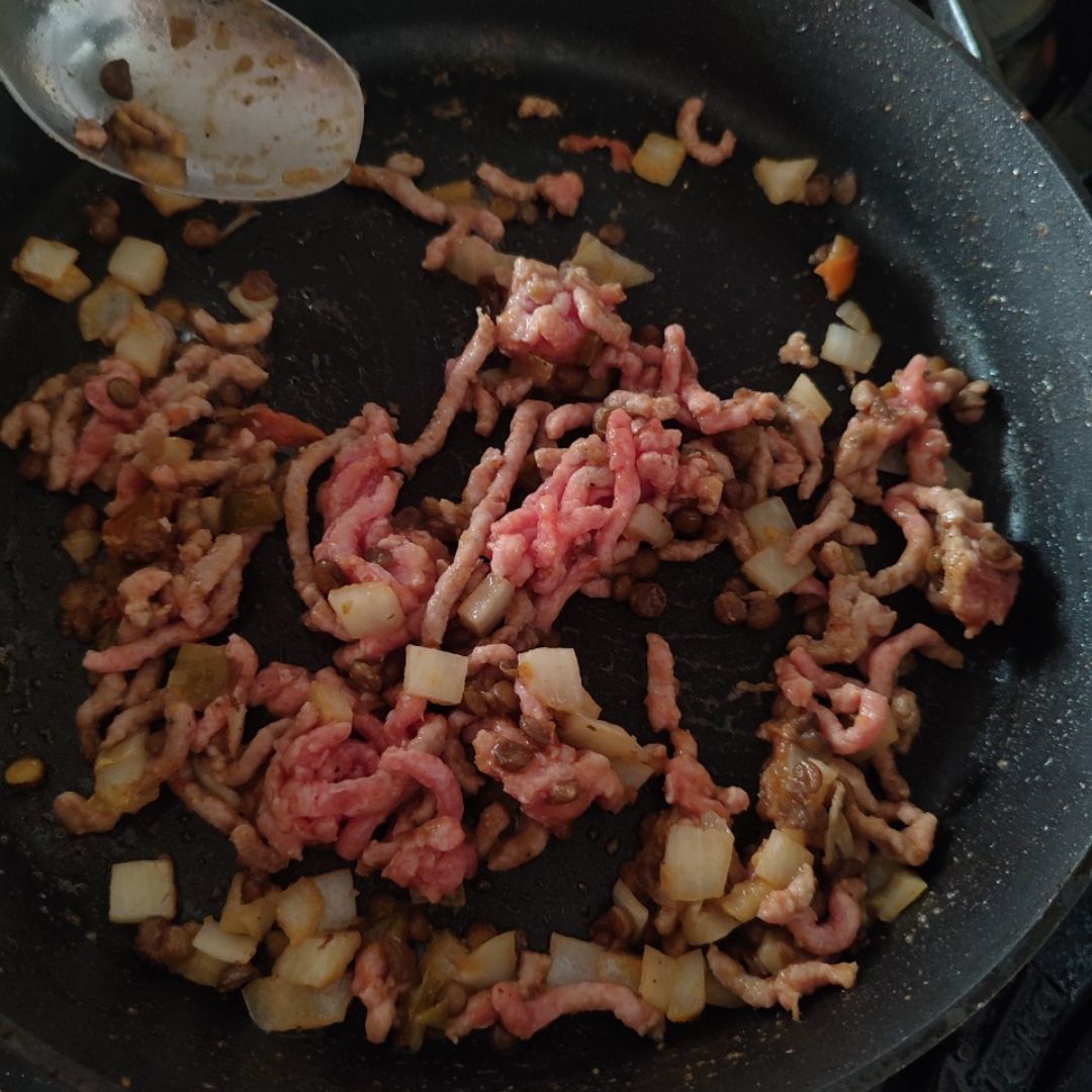Pimiento relleno de lentejas y carne picada. Paso 1 Pimiento relleno de lentejas y carne picada. Paso 1