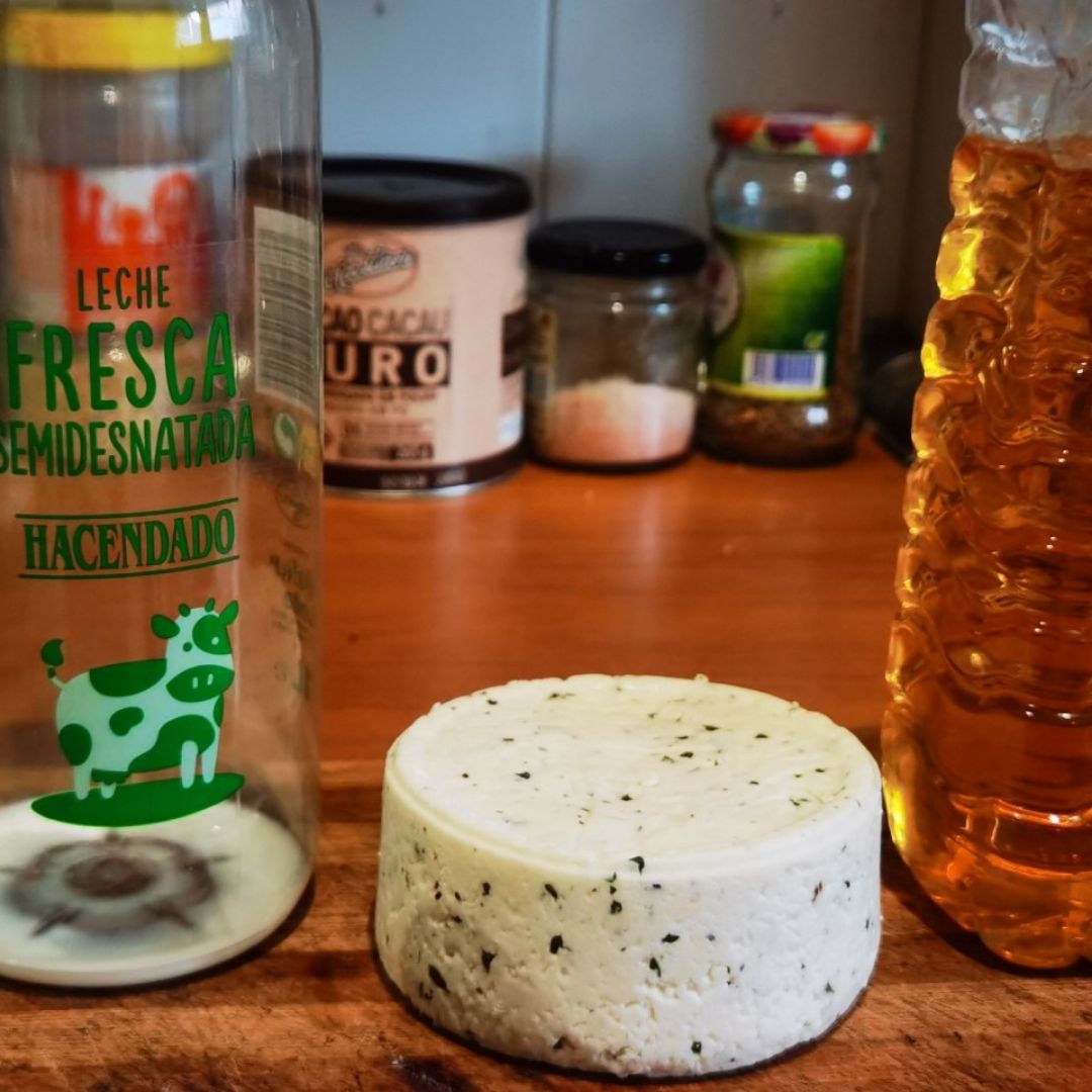 Queso Casero Con Leche Fresca Desnatada Queso Casero Con Leche Fresca Desnatada