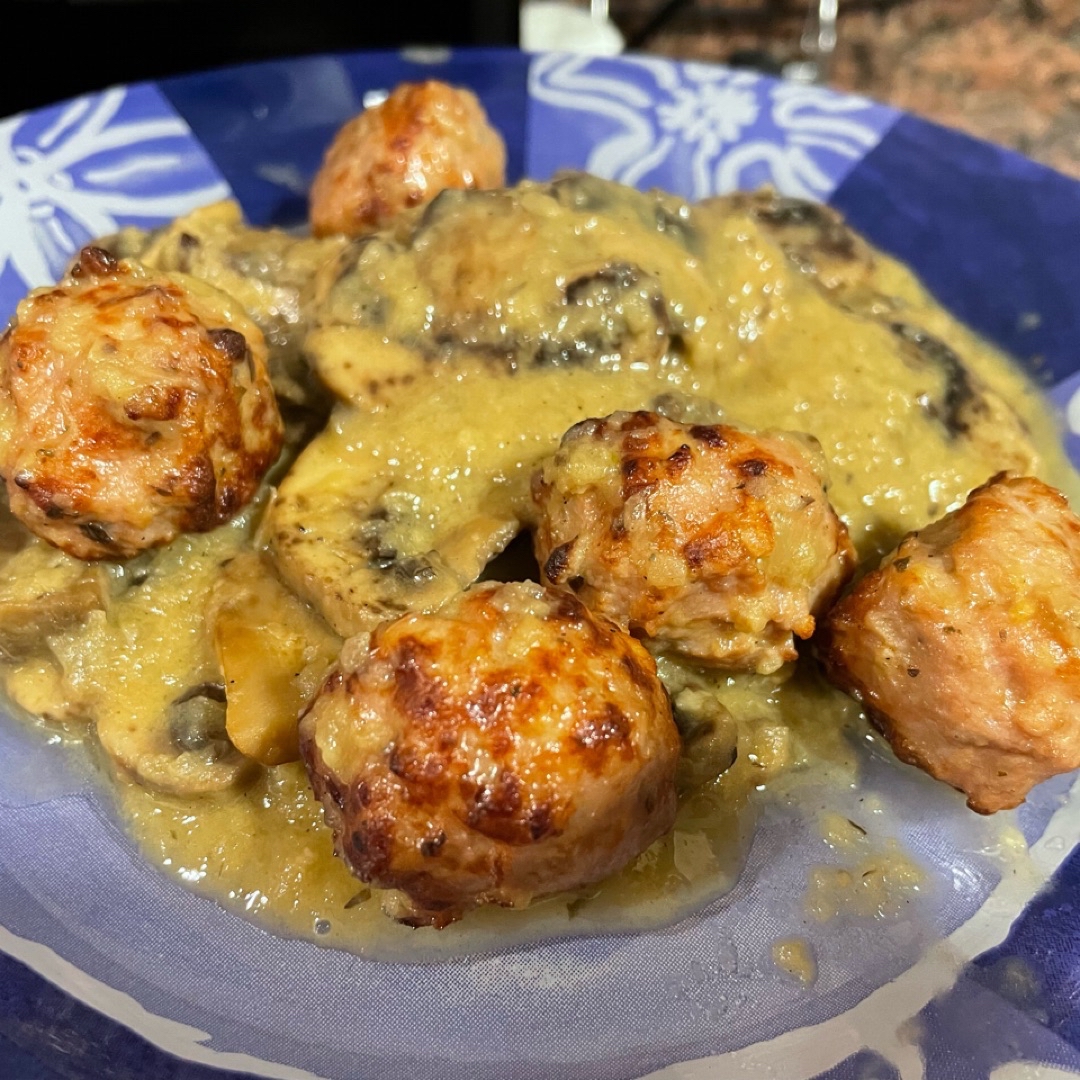 Albóndigas con champiñones Albóndigas con champiñones