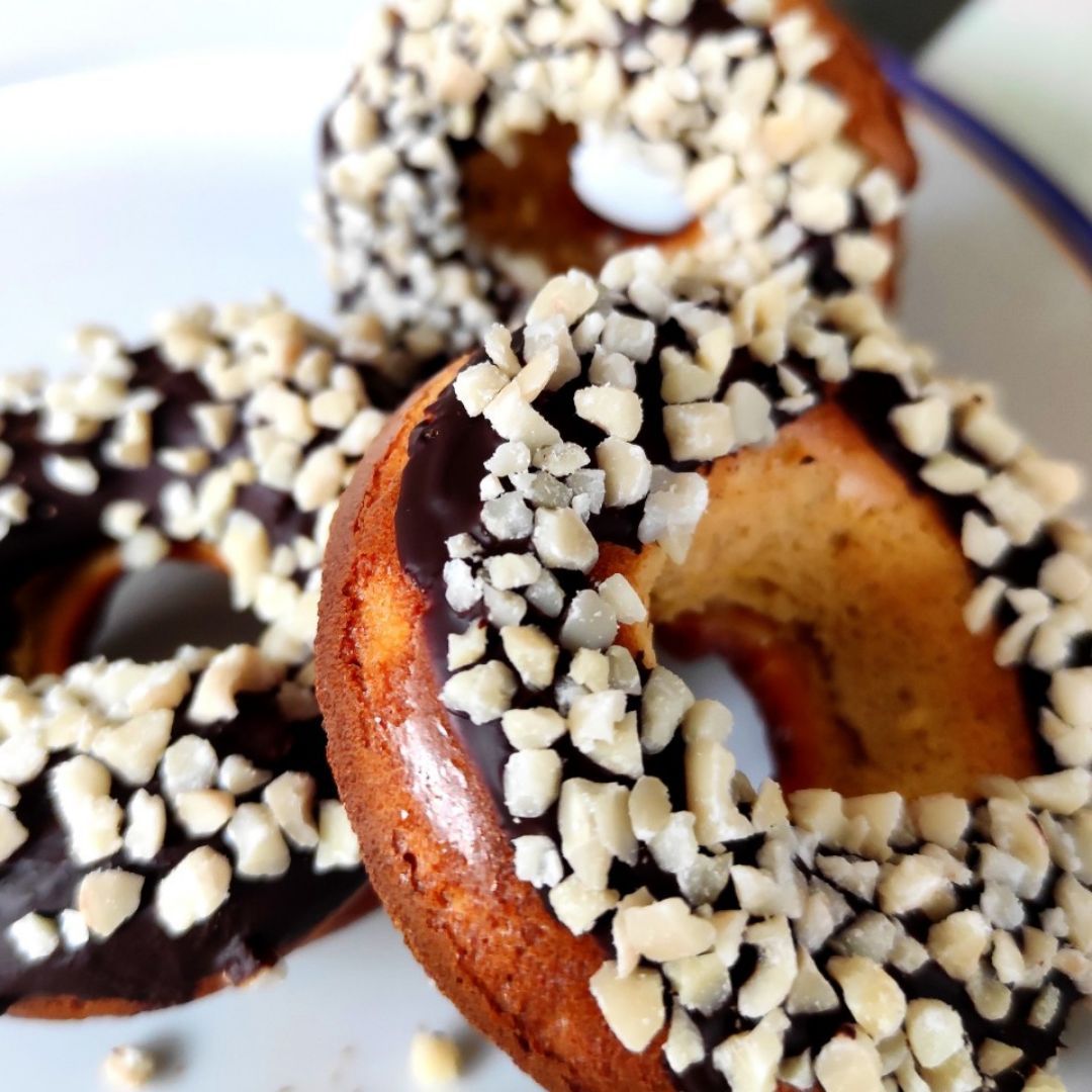 Donuts al horno de almendra y cacahuete