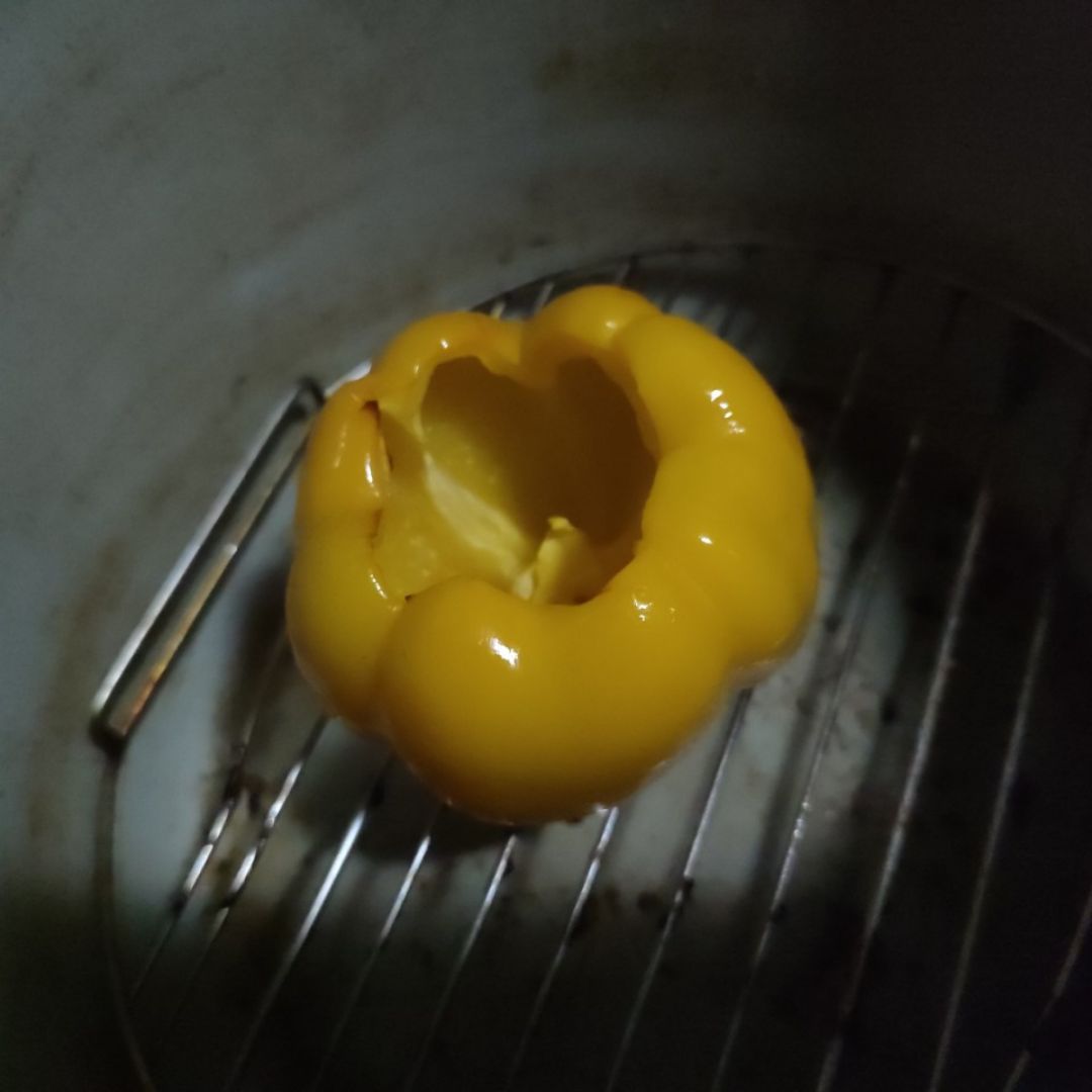 Pimiento relleno de pollito y cosis al airfryer. Paso 0 Pimiento relleno de pollito y cosis al airfryer. Paso 0