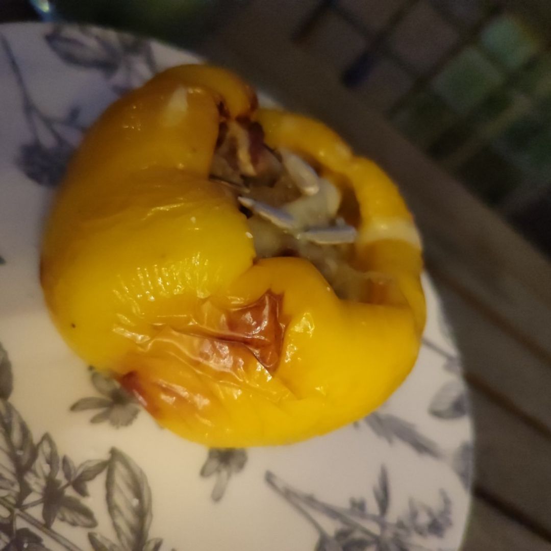 Pimiento relleno de pollito y cosis al airfryer. Paso 2 Pimiento relleno de pollito y cosis al airfryer. Paso 2