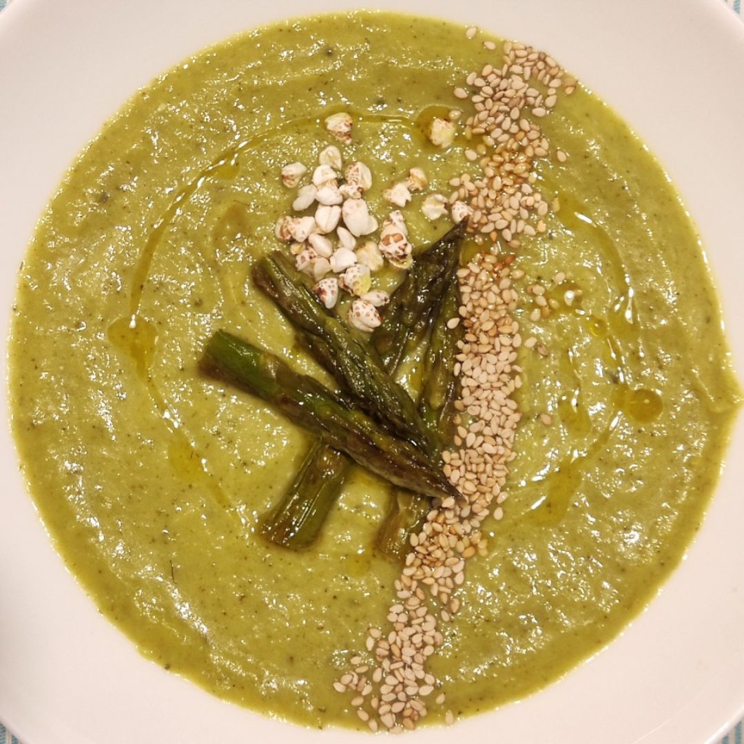 Crema de calabacín, hinojo y espárragos trigueros 💚 Crema de calabacín, hinojo y espárragos trigueros 💚