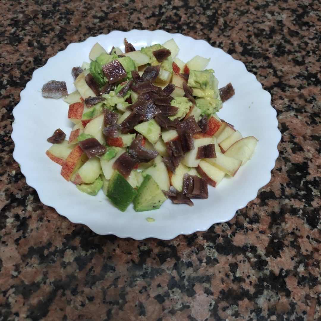 Ensalada de aguacate, manzana y anchoas Ensalada de aguacate, manzana y anchoas